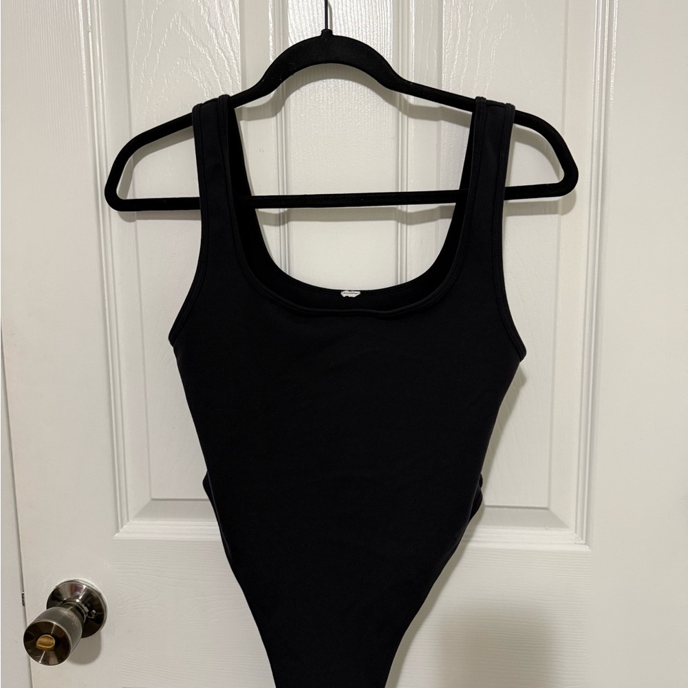 Alo Black Sleeveless Bodysuit